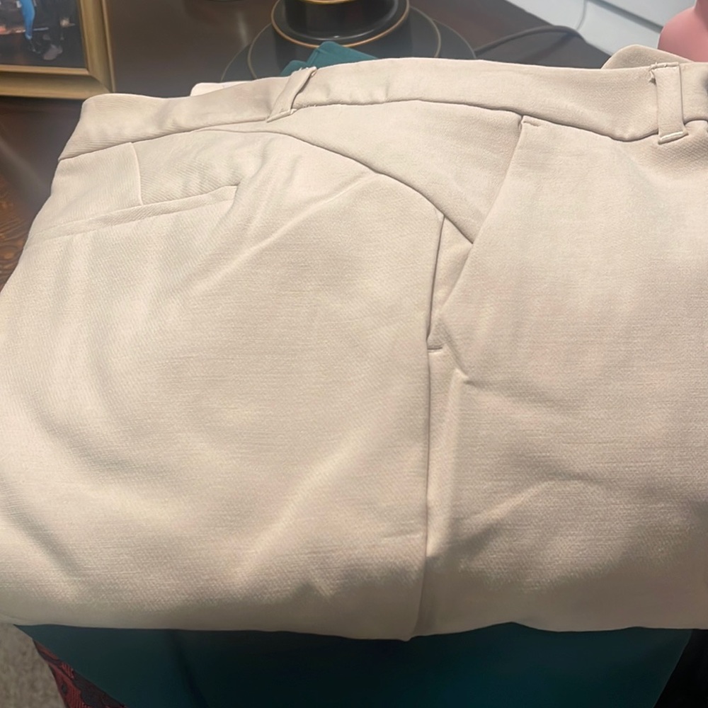 Women’s Skinny Leg Pants